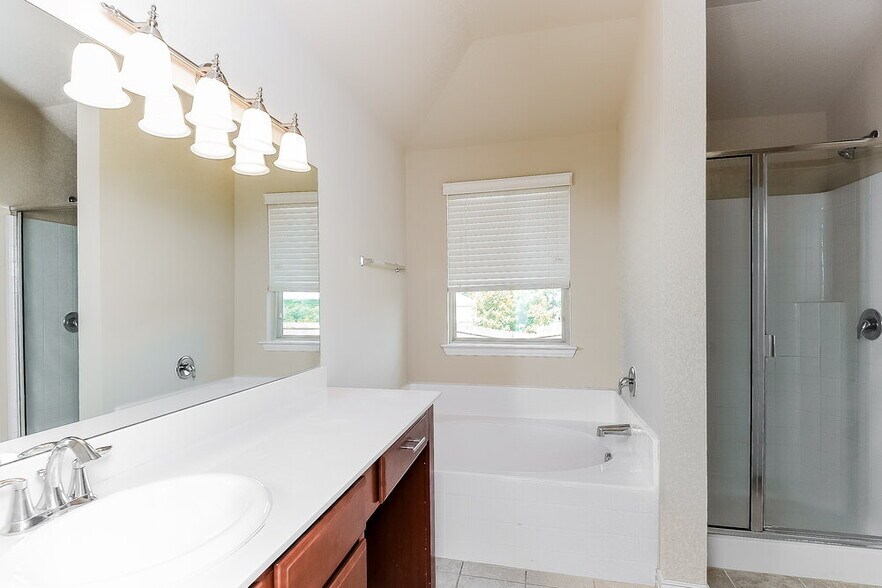 Building Photo - 4933 Lemon Grove Dr