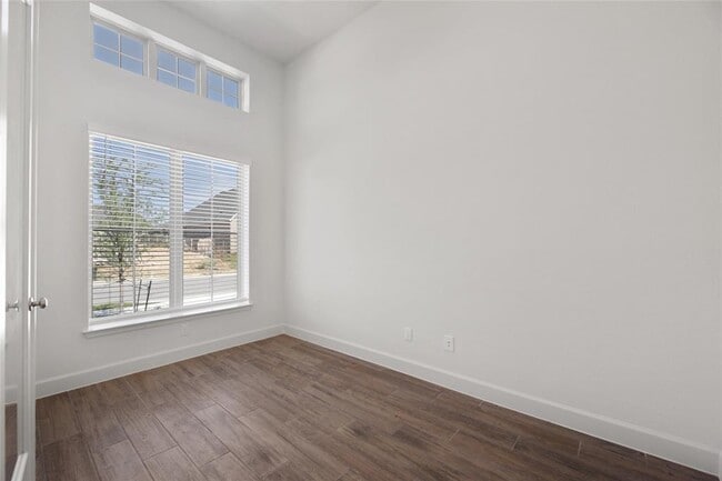 Building Photo - 123 Plumbago Loop