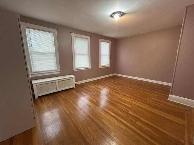 Building Photo - 3148 Ampere Ave