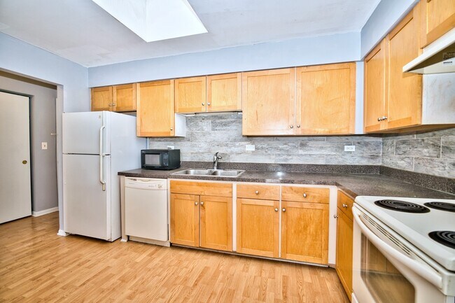 Building Photo - 9445 Kenton Ave