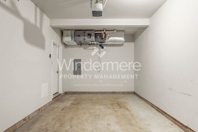 Building Photo - 7117 E Pacific Way