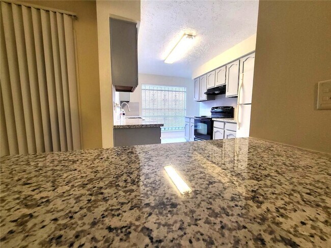 Building Photo - 13146 Newbrook Dr
