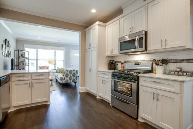 Building Photo - Beautiful, extensively renovated Historic Craftsman Triplex in North Oak Cliff