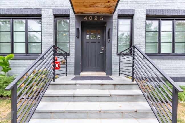 Building Photo - 4025 7th St NE