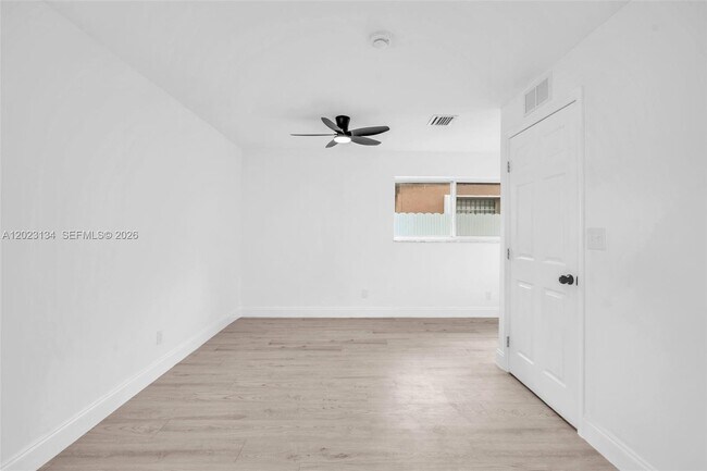 Building Photo - 2572 NW 20th St