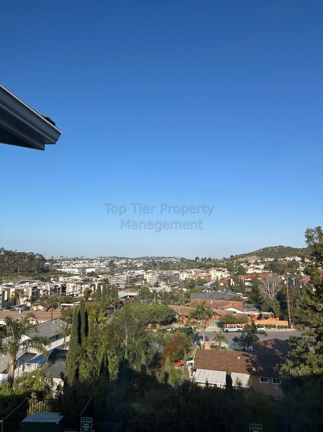 Building Photo - **Beautiful 2 bed / 2.5 bath Town Home in San Marcos - Available 08/21**