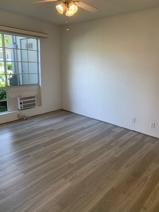 Building Photo - Haiku Point Townhouse - Ground floor 2 bedroom, 1 bath with 2 parking!