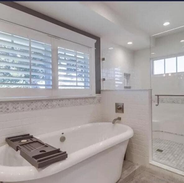 Building Photo - 301 7th St