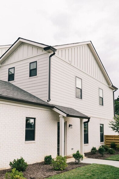 Building Photo - 507 Old Lovers Ln