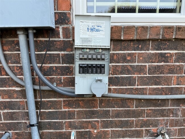 Building Photo - 10428 Hammerly Blvd