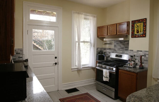 Building Photo - 405 West St