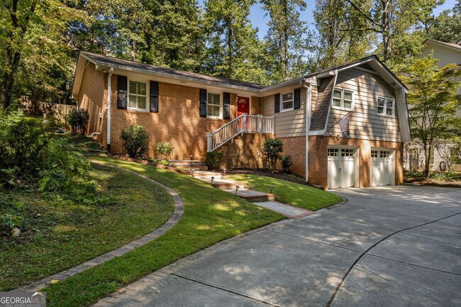 Building Photo - 1460 Valley View Rd