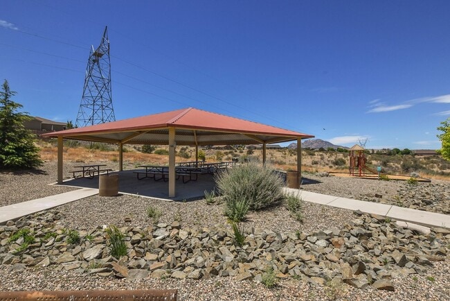Building Photo - Beautiful home in Prescott