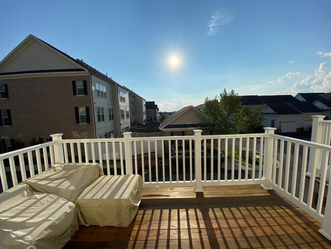 Building Photo - 23910 Catawba Hill Dr