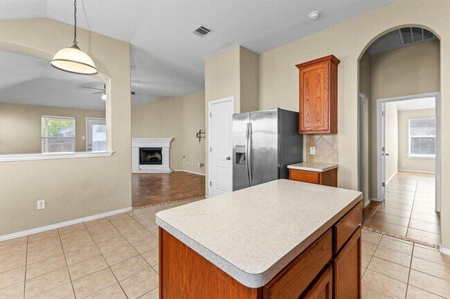 Building Photo - 208 Pecanwood S