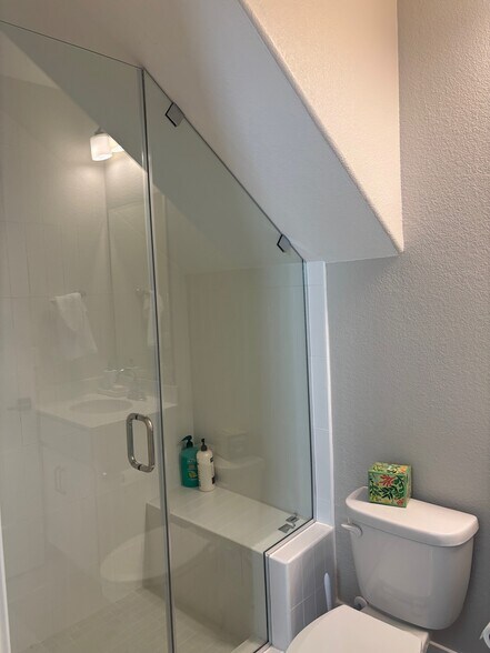 Bedroom #2 bathroom - 451 Dowitcher Walk