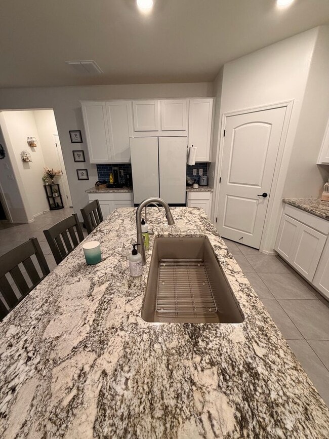 Building Photo - 9020 E Pantano Bluff Dr