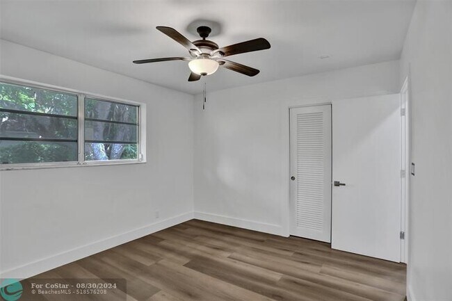 Building Photo - 161 SW 75th Ave
