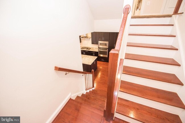 Building Photo - 7444 Burnside Way