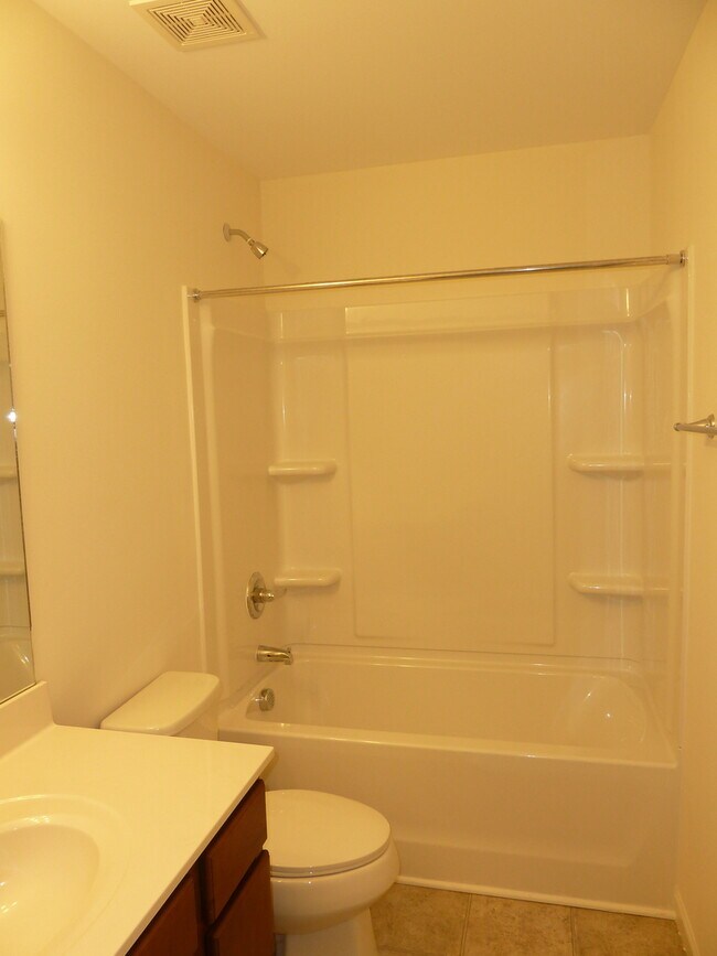 Building Photo - Beautiful Brick Home in Primrose Creek – B...