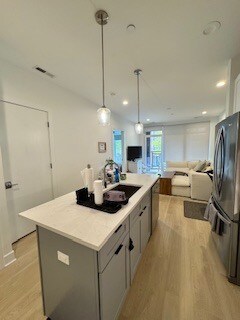 Building Photo - 3355 N Southport Ave