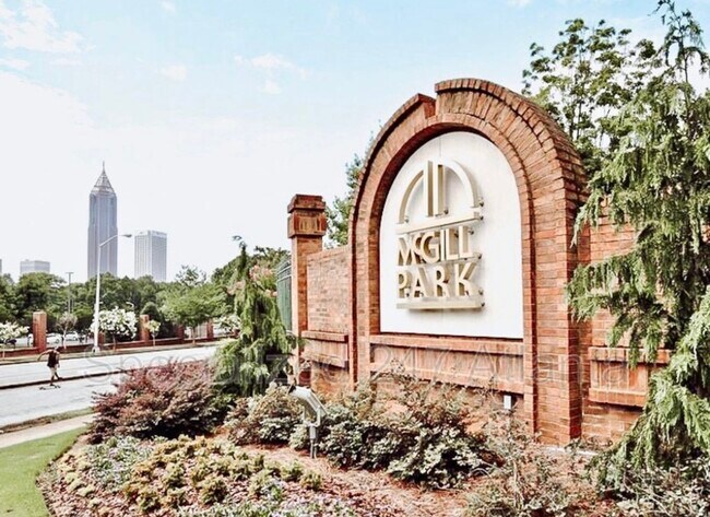 Primary Photo - 611 McGill Park Ave NE