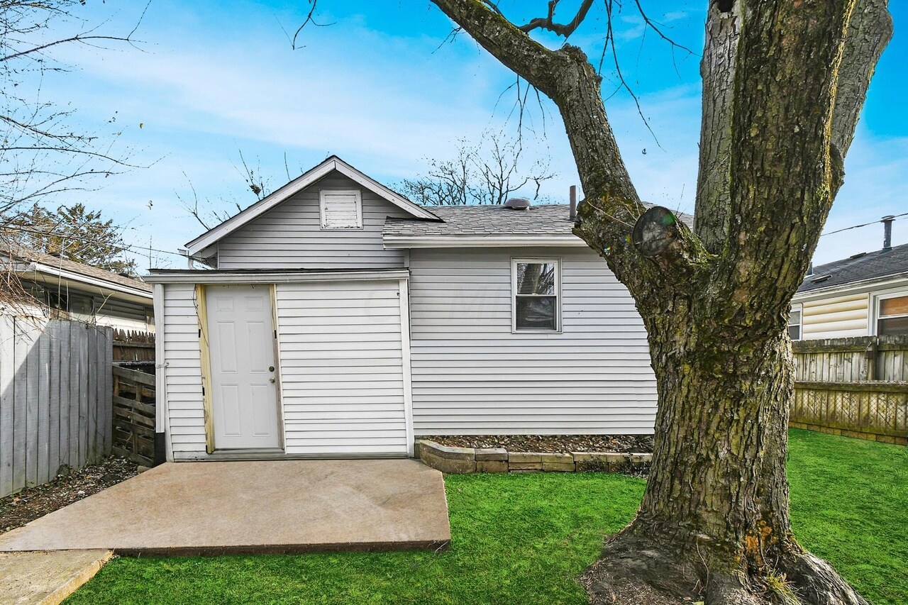 Building Photo - 3093 Grasmere Ave