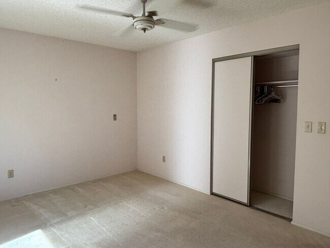 Building Photo - Spacious 3 bedroom Long Term Unfurnished home in Leisure World a 45+ Active Adult Resort Community