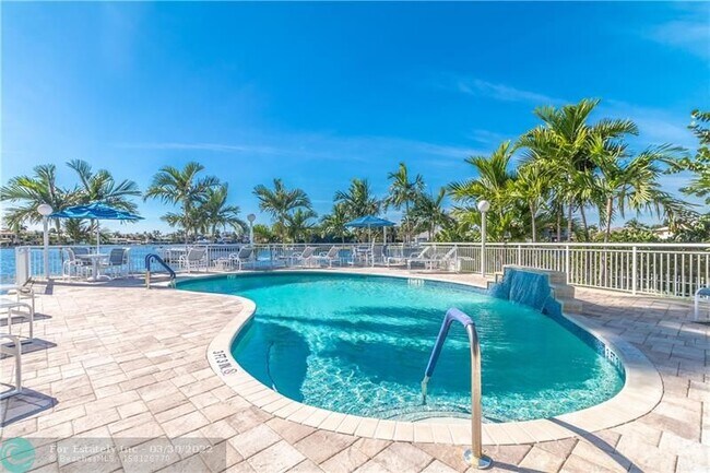 Building Photo - 511 Bayshore Dr