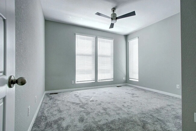 Building Photo - "Charming 2-Bedroom Retreat with 2 Full Baths and Spacious 1793 sq ft Layout in Castle Rock!"