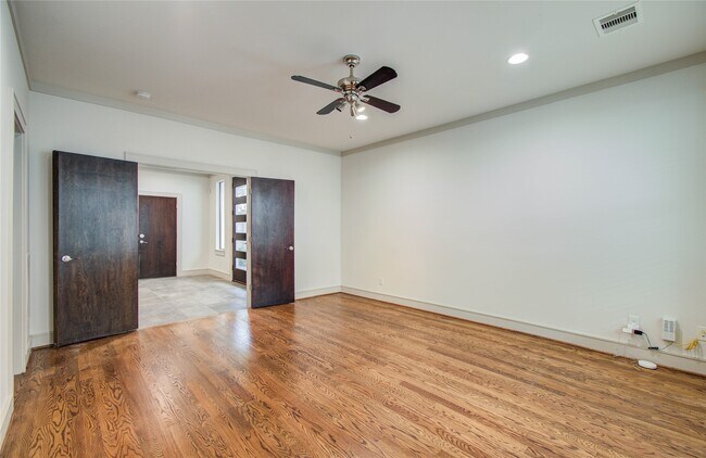 Building Photo - 1808 Ridgewood St