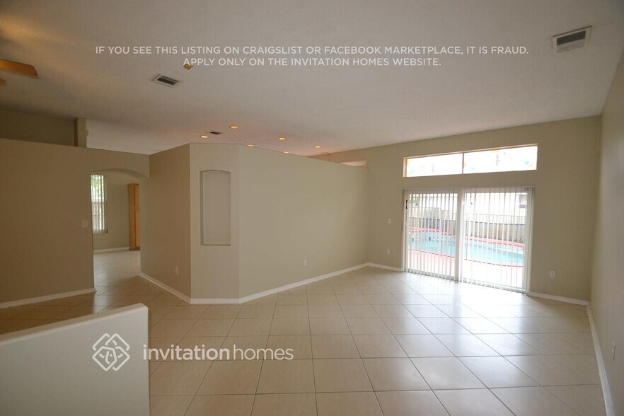 Building Photo - 2333 NW 195th Ave