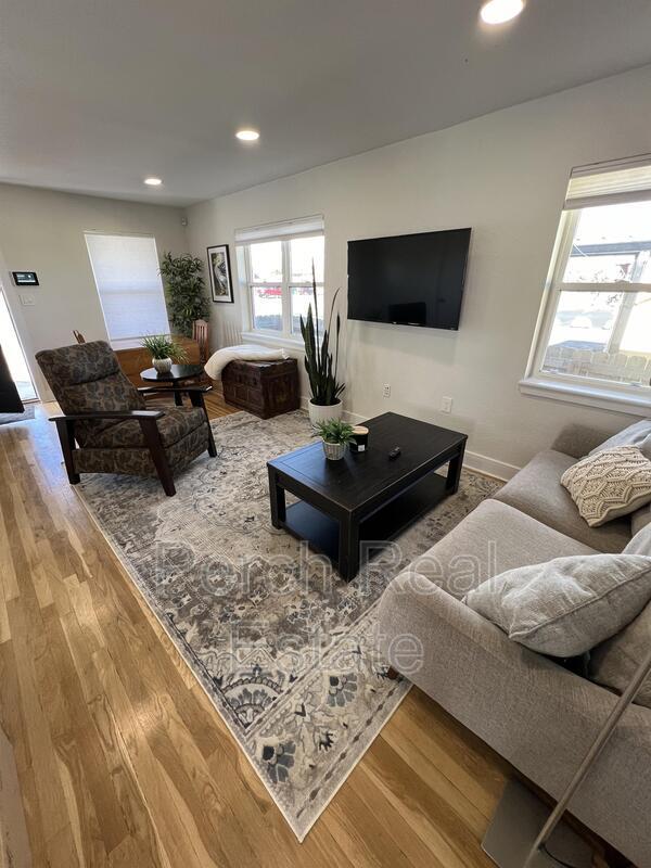 Building Photo - 390 S Garrison St