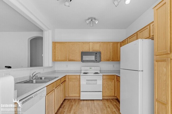 Building Photo - Updated 3Bdm 2Ba Home in Surprise!