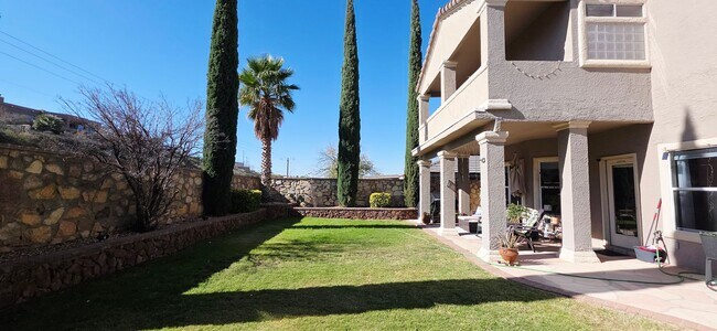 Building Photo - Stunning 4 bedroom, 3 bath home in West El Paso! NO APPLICATION OR ADMIN FEE!