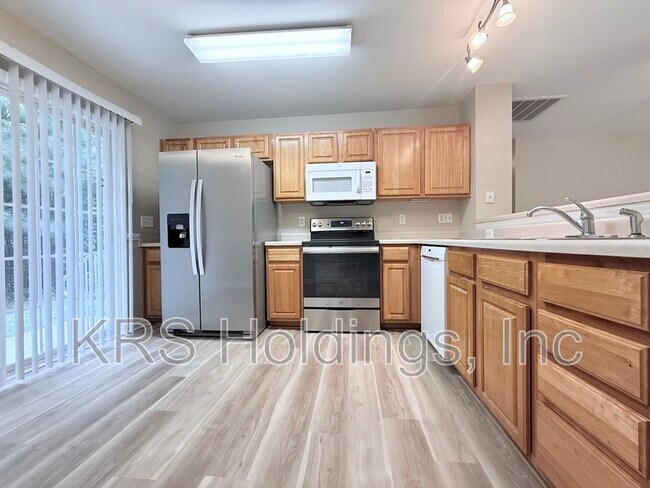 Building Photo - 613 Flaherty Ave