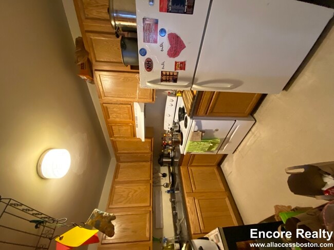 Building Photo - 310 Tappan St