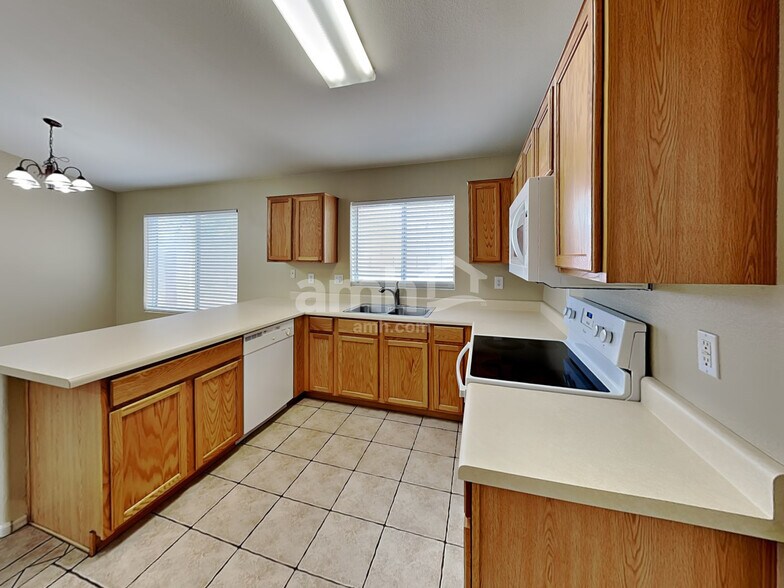 Building Photo - 18078 N 113th Ave