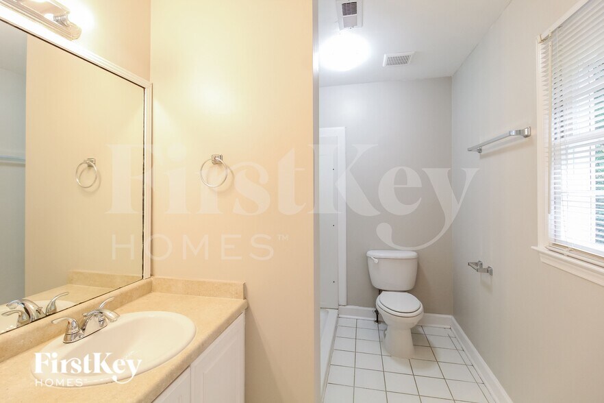 Building Photo - 4618 Forest Pl