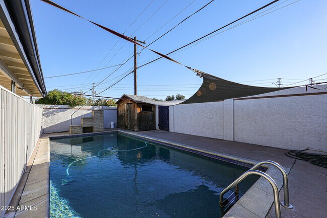 Building Photo - 4122 N 6th Ave