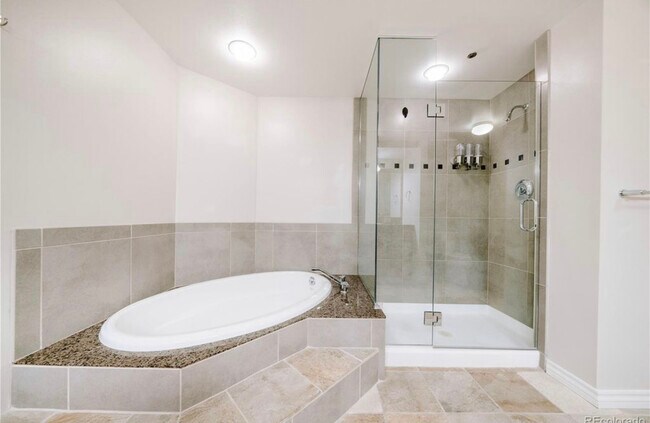 Building Photo - 8100 E Union Ave