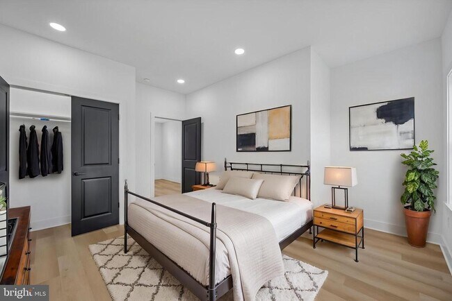 Building Photo - 1911 W Hunting Park Ave