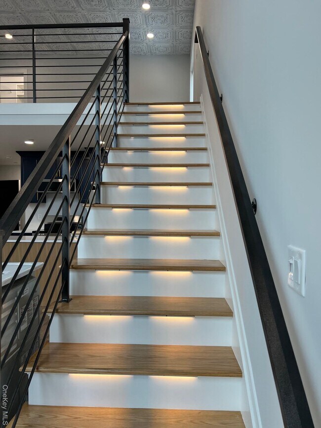 Building Photo - 42 N Main St