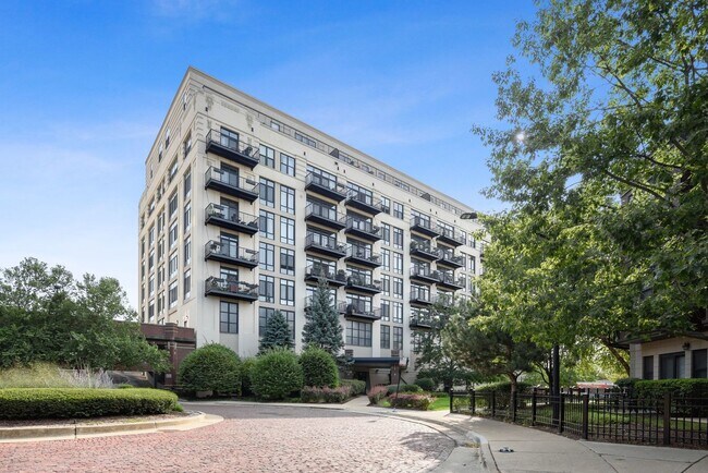 Building Photo - 1524 S Sangamon St