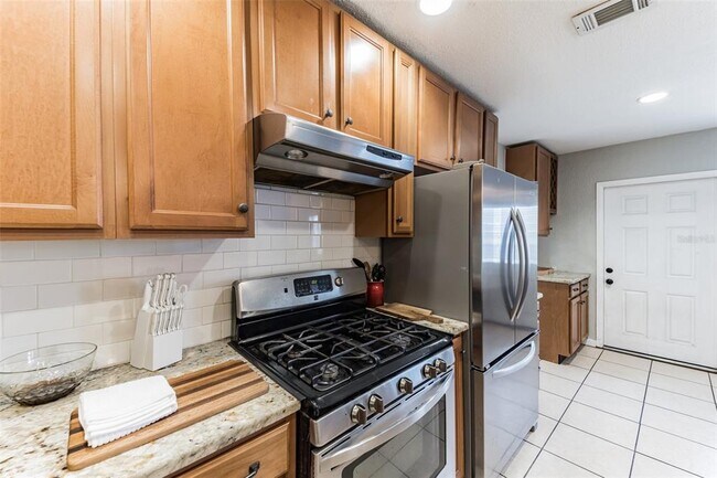 Building Photo - 418 Lebeau St