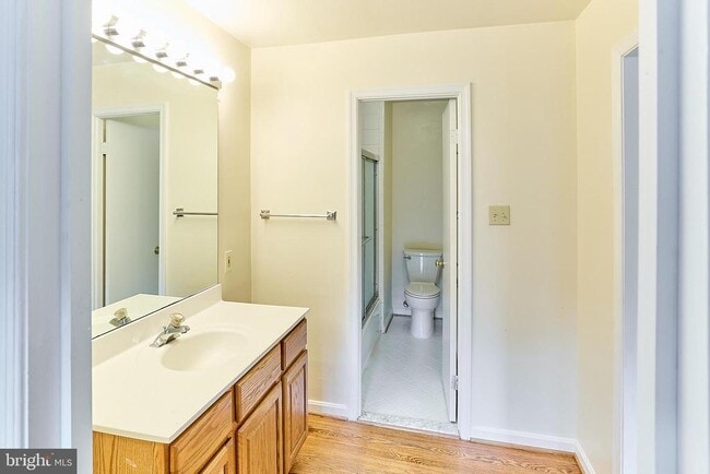 Building Photo - 2423 Falls Pl Ct