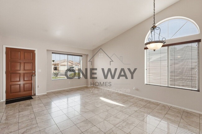 Building Photo - 819 E Cindy St