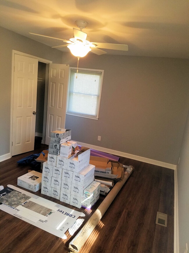 Building Photo - Great updated ranch in convenient location