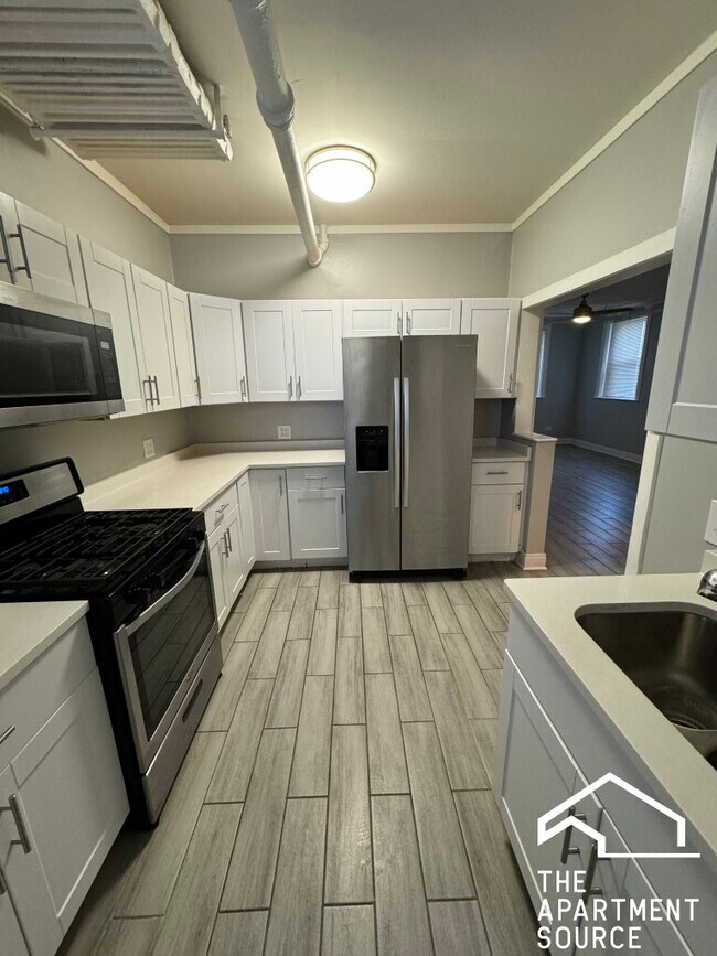 Building Photo - 2838 W Addison St