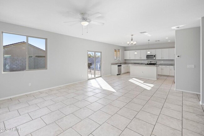 Building Photo - 7135 W Rancho Dr